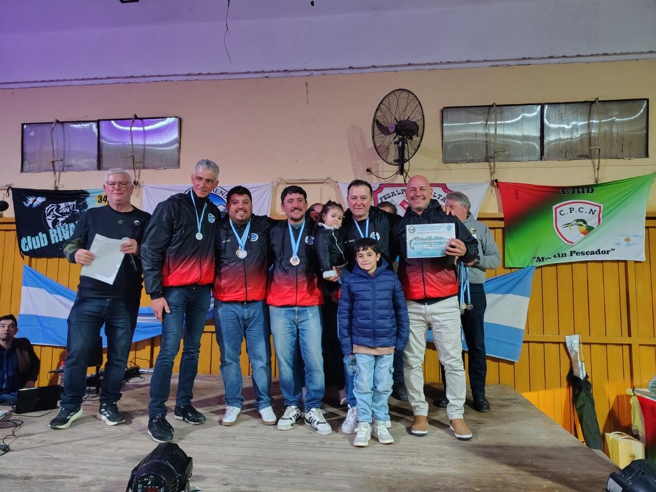 Equipos compartiendo el cierre del campeonato