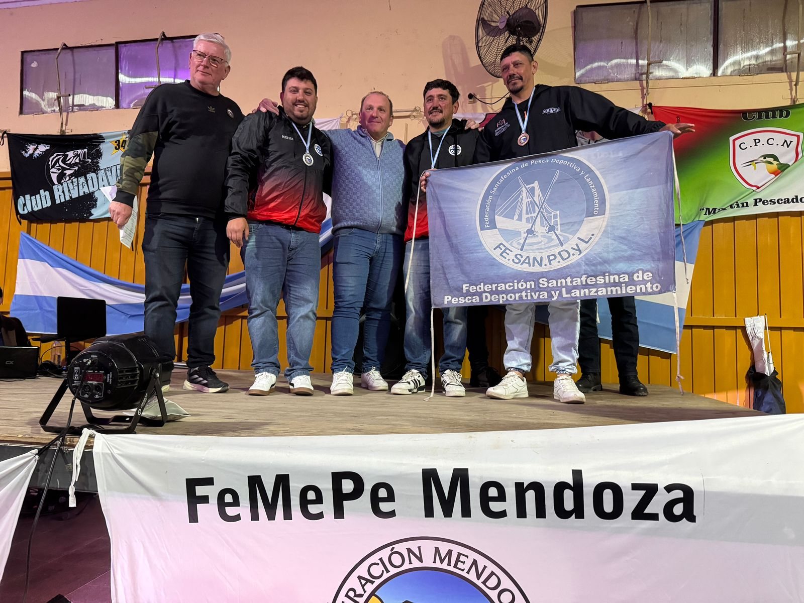 Equipos compartiendo el cierre del campeonato