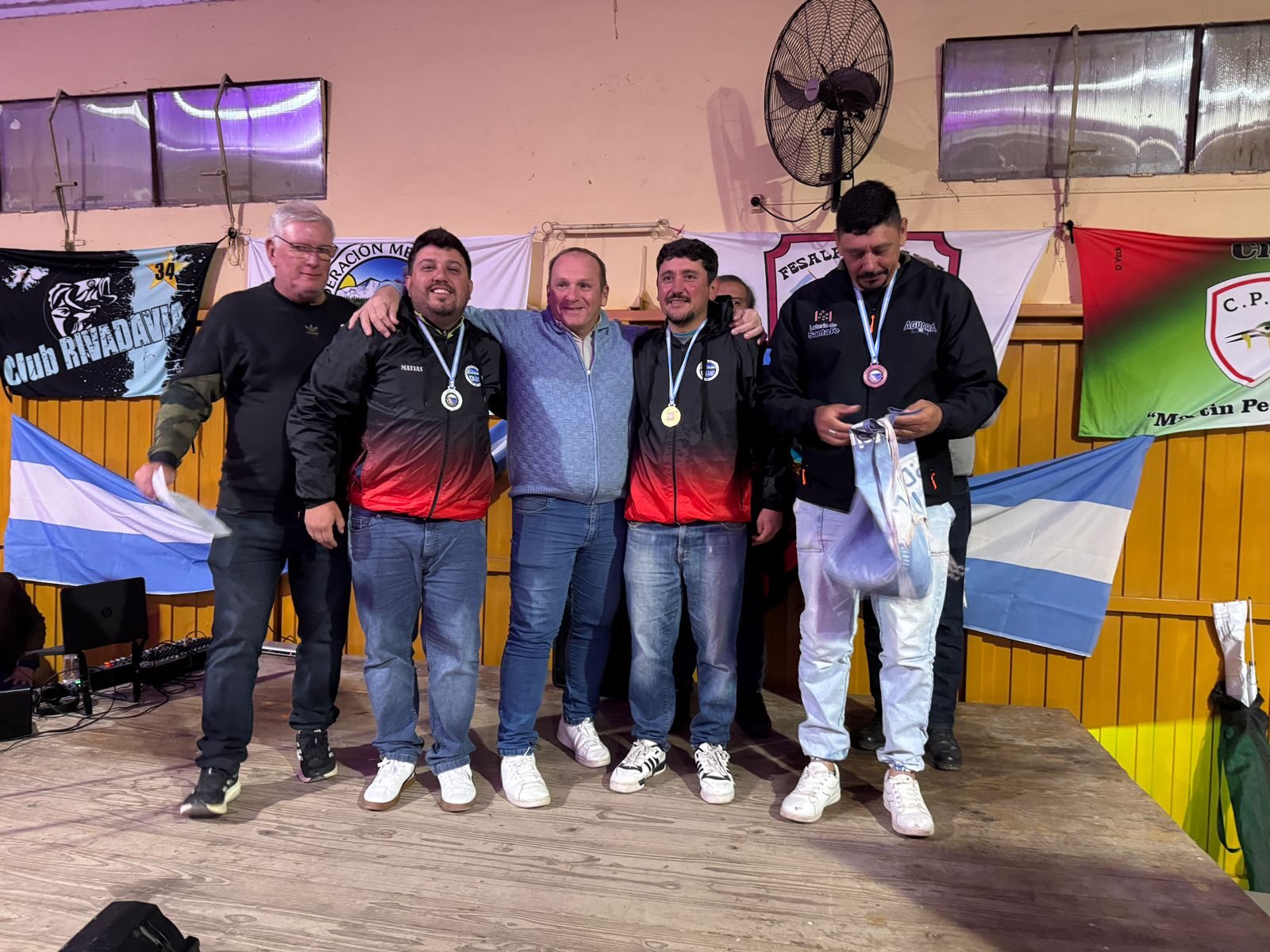 Equipos compartiendo el cierre del campeonato